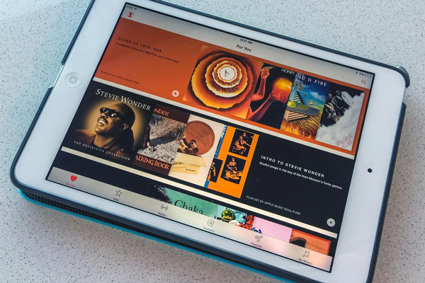 Πώς μπορείτε να κλείσετε το Apple Music από το iPad σας