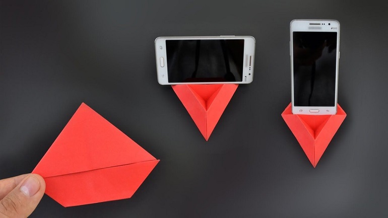 DIY: Πώς θα φτιάξεις βάση κινητού από χαρτί;