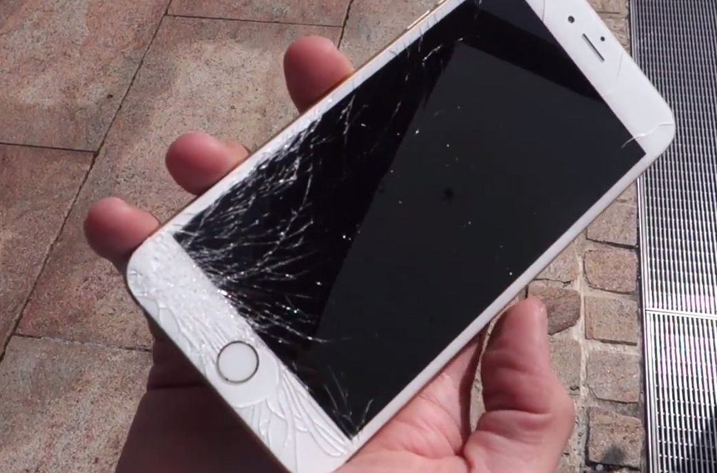 Εάν το iPhone σας πέφτει συχνά, επενδύστε σε μια προστασία οθόνης
