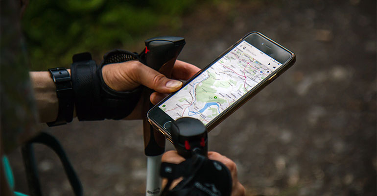 Εφαρμογές & gadgets που χρειάζεσαι για εκδρομή στο βουνό