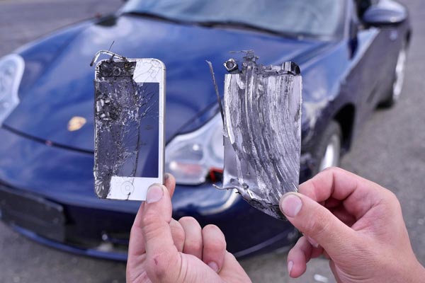 iPhone χρησιμοποιούνται ως τακάκια φρένων σε μια Porsche 911