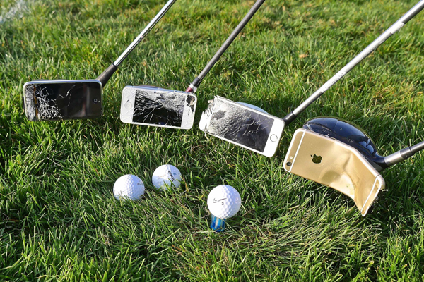 Μπορείς να παίξεις golf με ένα iPhone; και να χτυπήσεις τo μπαλάκι! [video]