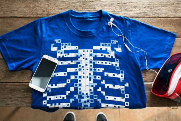 Αυτό το virtual reality t-shirt σου επιτρέπει να δεις μέσα στο σώμα κάποιου [video]